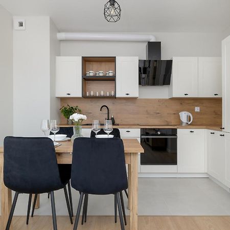 Bright Apartment Park Lotnikow Near Tauron Arena Krakow By Noclegi Renters מראה חיצוני תמונה